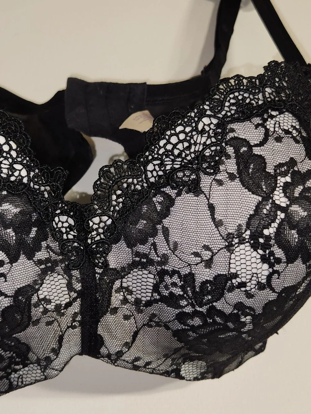 Black & White Lace Underwire Bra 40DDD